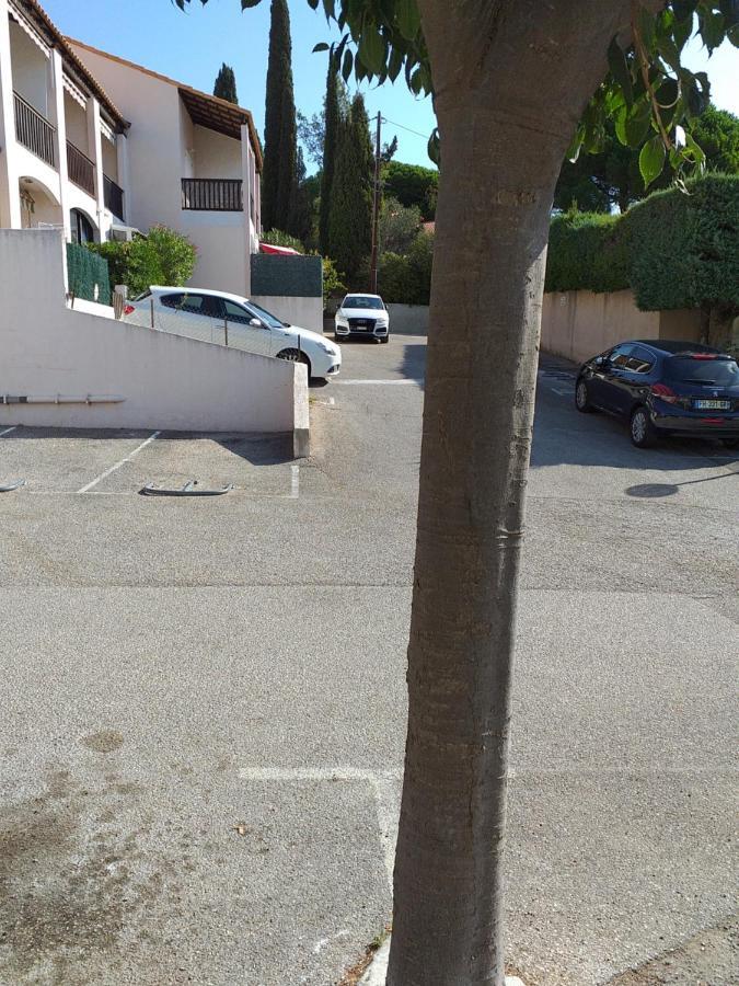 Joli Studio Res Au Calme En Rez De Jardin A Bandol. Exterior foto